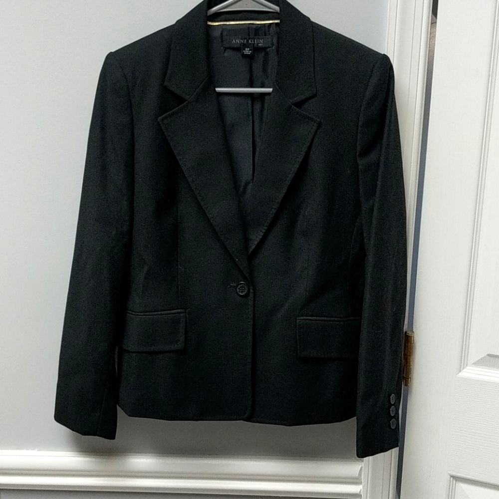 Black suit jacket like new